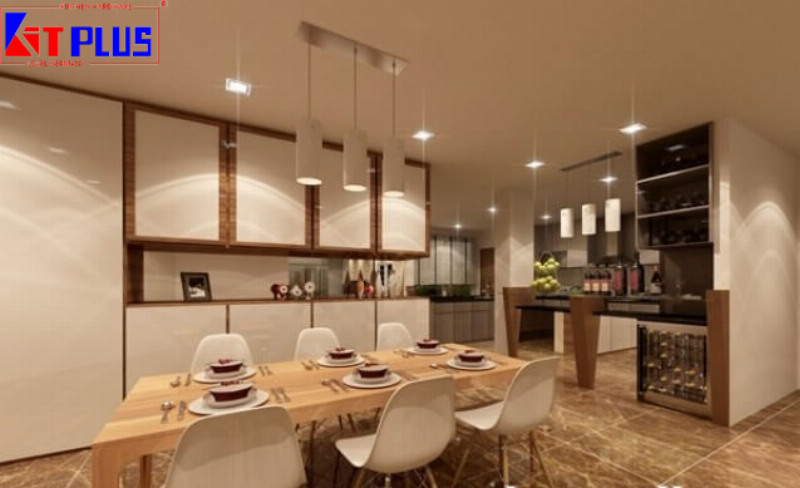 Một chiếc kệ treo ly quầy bar được thiết kế độc đáo với khung kim loại uốn cong, treo trên trần, tạo điểm nhấn nghệ thuật và sang trọng cho không gian quán bar hiện đại.