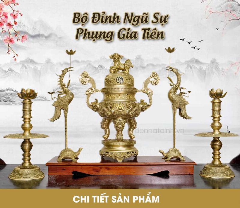 Bộ đỉnh đồng trang nghiêm và các vật phẩm thờ cúng trên bàn thờ gia tiên Việt Nam