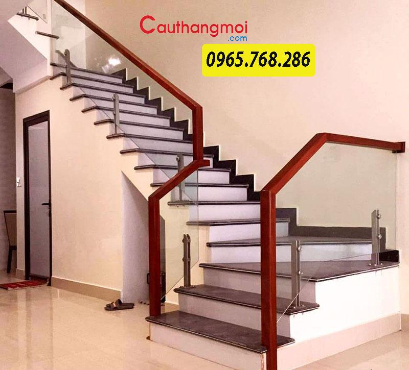 Cau thang chu L nha ong hien dai