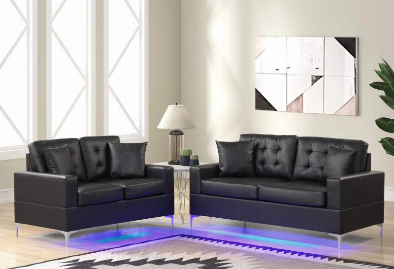 Chọn sofa và bàn trà phù hợp với phong cách trang trí phòng khách, tạo không gian hài hòa và thoải mái