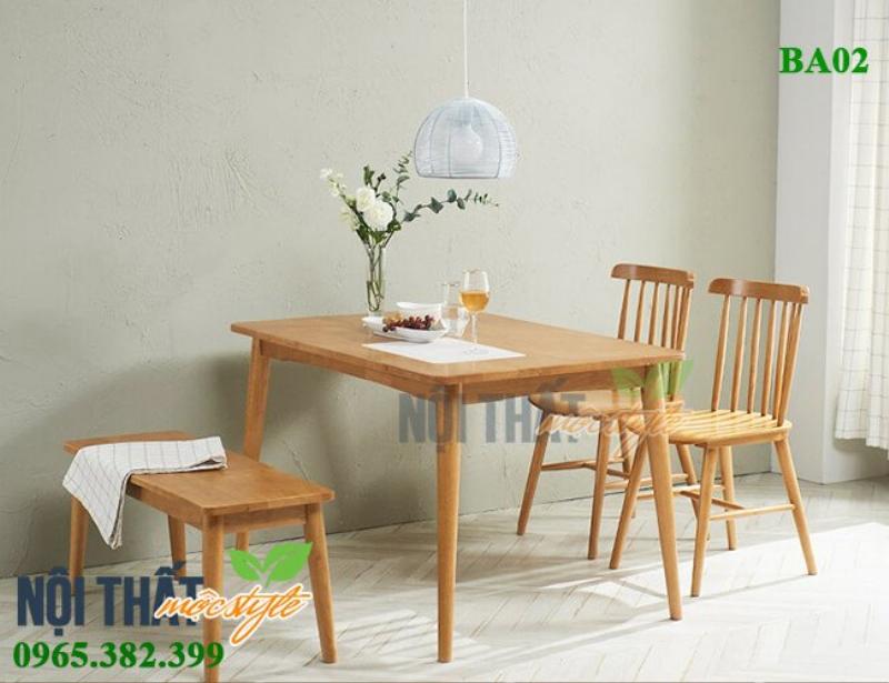 Ghế băng dài bằng gỗ tự nhiên có tựa lưng, mang vẻ đẹp mộc mạc và ấm cúng, đặt trong không gian phòng khách