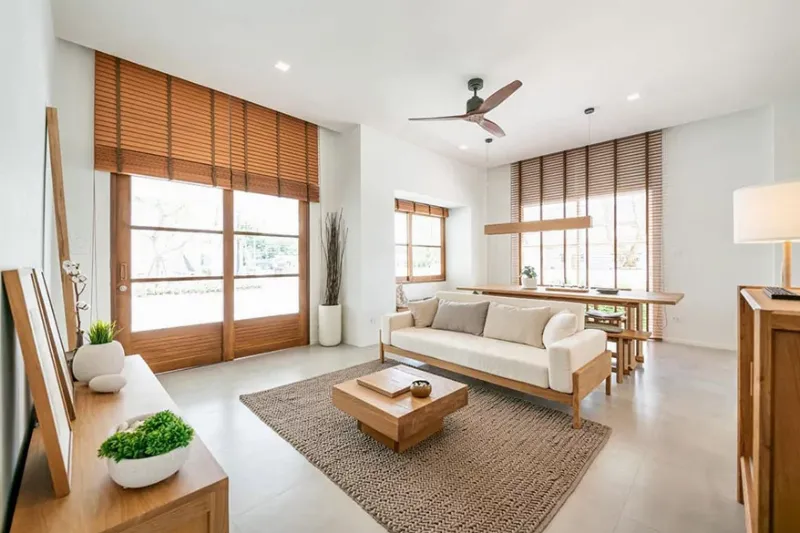 Không gian phòng khách nhà ống 5m có cầu thang theo phong cách Hygge ấm cúng