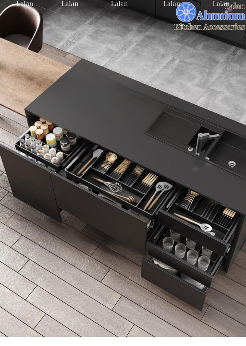 Tránh những sai lầm khi lắp đặt và sử dụng kệ chén âm tủ trên để đảm bảo an toàn và độ bền