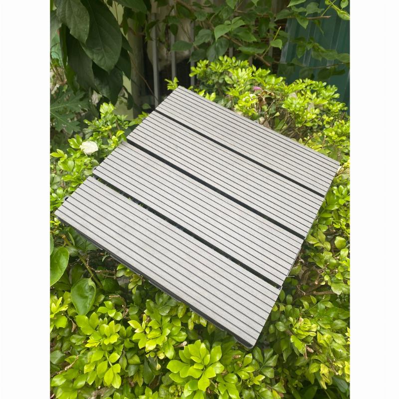 Tấm lót sàn gỗ nhựa cho ban công chung cư, chống thấm nước, bền màu