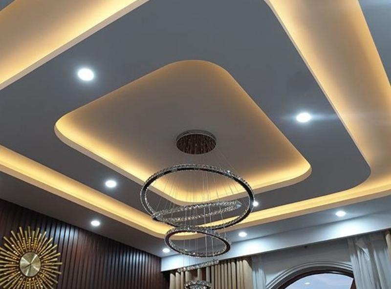 Trần thạch cao cho phòng ngủ với thiết kế đơn giản, giật cấp nhẹ nhàng và đèn LED âm trần tạo không gian ấm cúng, dễ chịu