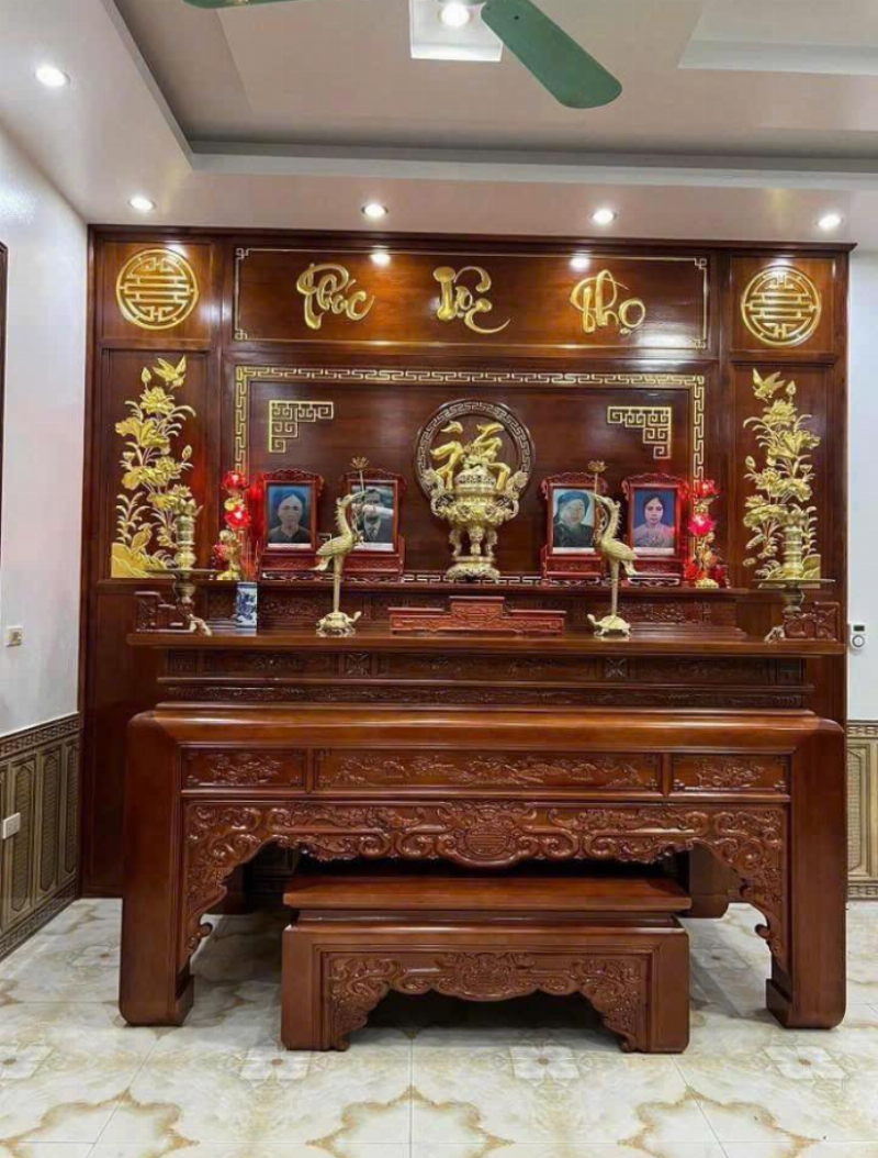 Mẫu vách ngăn phòng khách và phòng thờ hiện đại, độc đáo với họa tiết tinh xảo