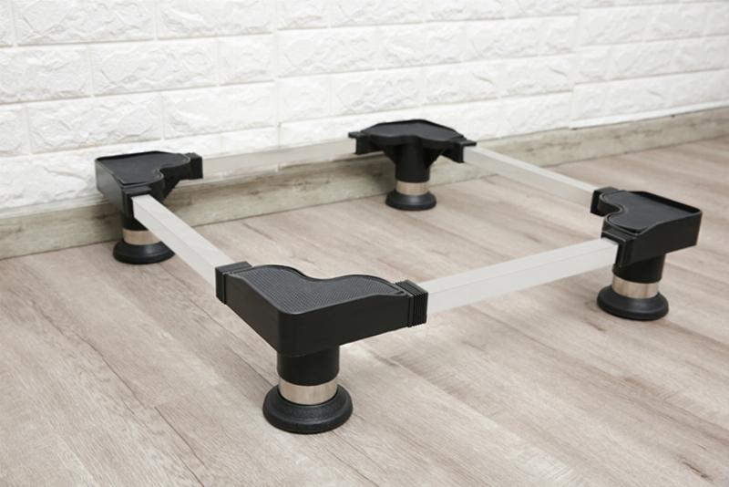 Dễ dàng vệ sinh khu vực dưới máy giặt khi có chân đế nâng cao