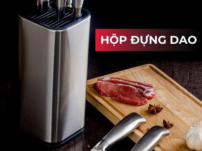 Bộ sưu tập các loại lô giấy vệ sinh với nhiều chất liệu và kiểu dáng khác nhau, từ inox hiện đại đến gỗ mộc mạc, thể hiện sự đa dạng trong thiết kế nội thất phòng tắm.