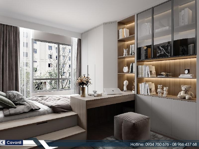 Một cặp đôi đang đo đạc không gian phòng ngủ để chọn tủ quần áo 3 cánh. Căn phòng gọn gàng, có ánh sáng tự nhiên. Họ đang trao đổi và ghi chú cẩn thận để đảm bảo chọn được tủ có kích thước phù hợp nhất với không gian hiện có.