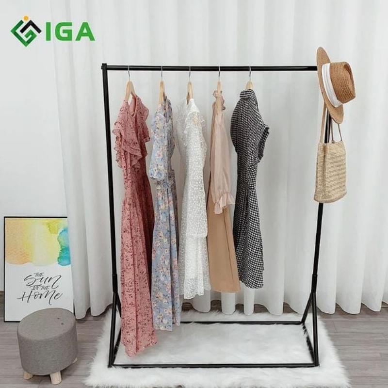 Khung treo quần áo bằng thép sơn tĩnh điện phong cách tối giản