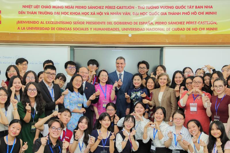 Lời cảm ơn bằng lời nói trực tiếp, tạo kết nối mạnh mẽ giữa người tặng và người nhận