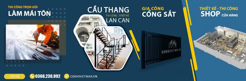 Thiết kế nội thất gác lửng thoáng đãng với cầu thang xoắn ốc và cửa kính lớn.
