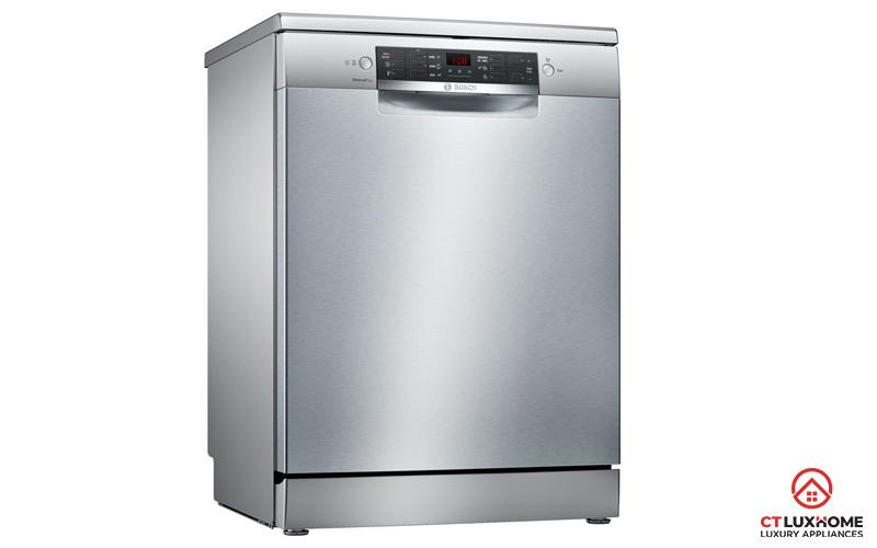 Quy trình vệ sinh kệ đựng chén định kỳ để giữ bếp luôn sạch sẽ