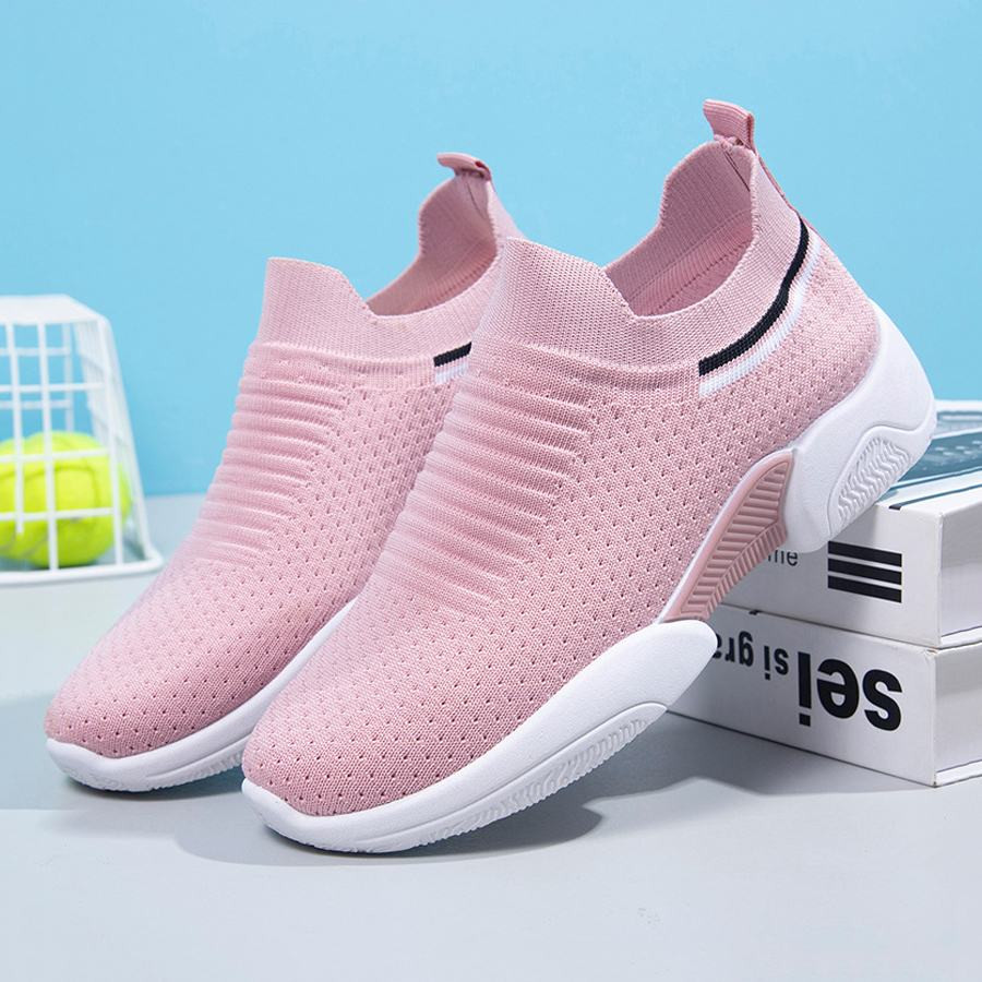 Giày lười nữ màu sắc phù hợp với size 36, chiều dài bàn chân 22.5cm
