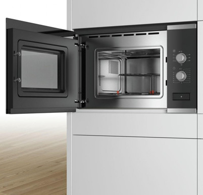 Hình ảnh lò vi sóng âm tủ Bosch mang lại vẻ đẹp hiện đại, tinh tế cho không gian bếp
