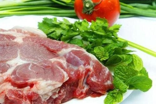 Thịt lợn thăn giàu protein hỗ trợ quá trình xây dựng và phát triển khối cơ.