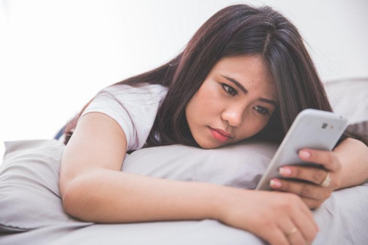 Cách từ chối người mình không thích qua điện thoại hoặc tin nhắn một cách tinh tế