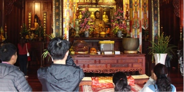 Bài cúng rằm tháng 4 ban thờ gia tiên