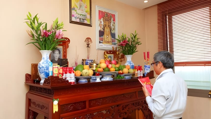 Lễ cúng 49 ngày cho người mất đóng vai trò rất quan trọng