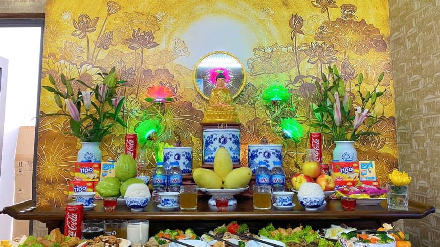 Lễ cúng mùng 1 hàng tháng để bày tỏ lòng thành kính với gia tiên, thần linh