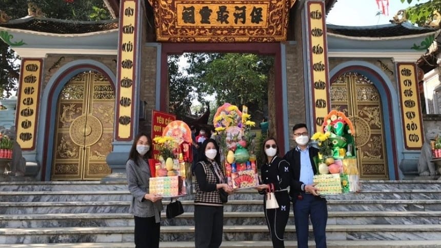 Mâm lễ chay dùng cho ban thờ Phật khi cúng Ông Hoàng Bảy