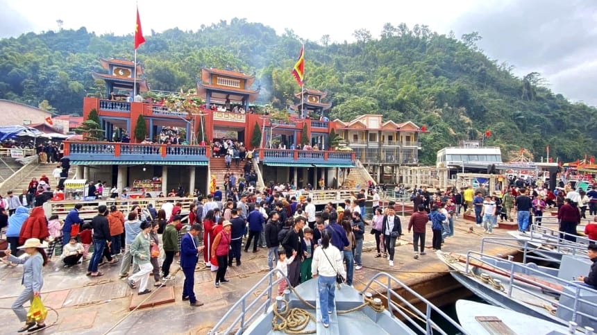 Một vài nét về đền Chúa Thác Bờ