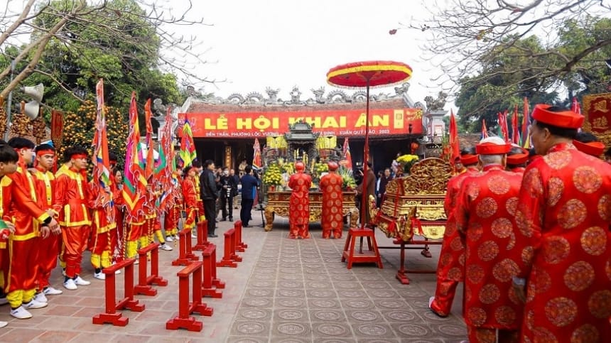 Văn khấn đền Trần Nam Định cho người làm kinh doanh, buôn bán