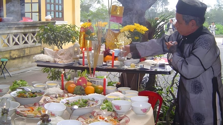 Bài văn cúng tất niên ngoài trời