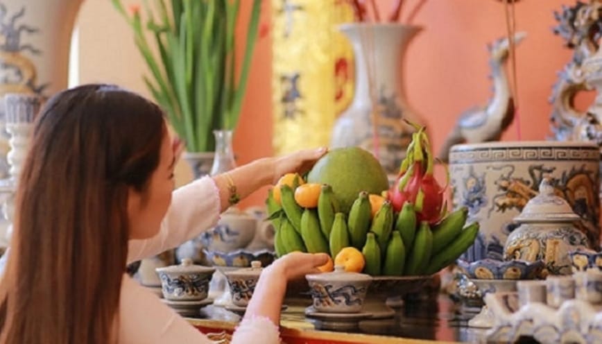 Chuẩn bị mâm lễ cúng