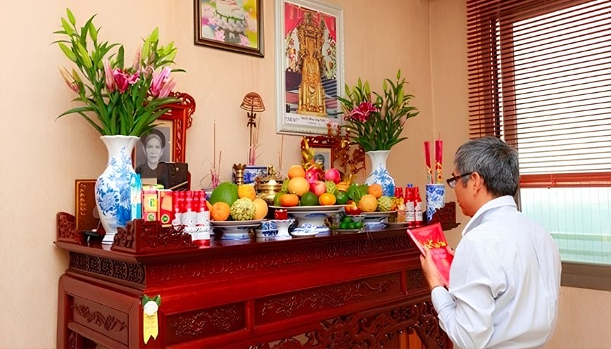 Dâng lễ gia tiên đọc văn khấn để cầu gia đạo thuận hòa