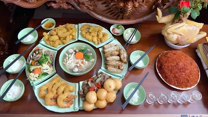 Mâm lễ cúng gia tiên ngày rằm có gì?