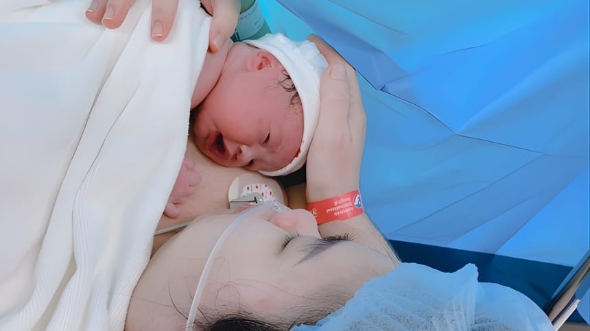 Mơ thấy người quen có bầu rồi sinh em bé