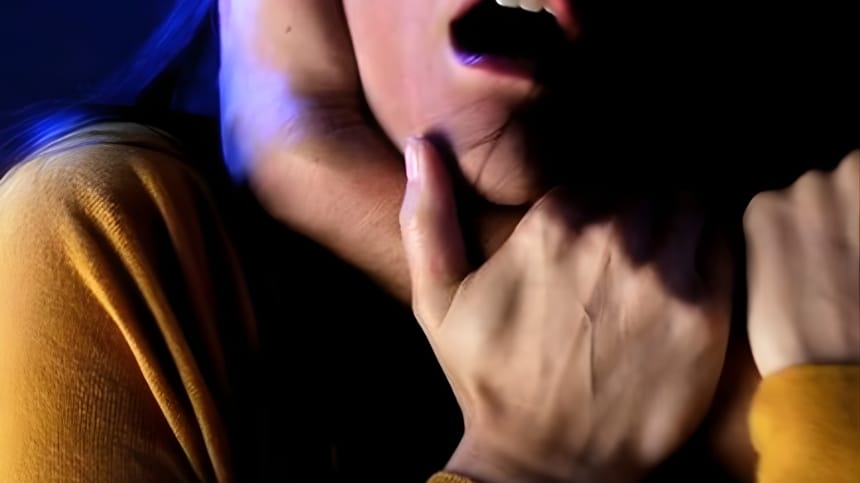 Nằm mơ thấy ma nữ bóp cổ