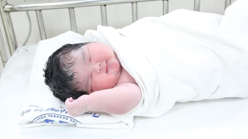 Nằm mộng sinh con gái nhưng quá trình sinh nhẹ nhàng