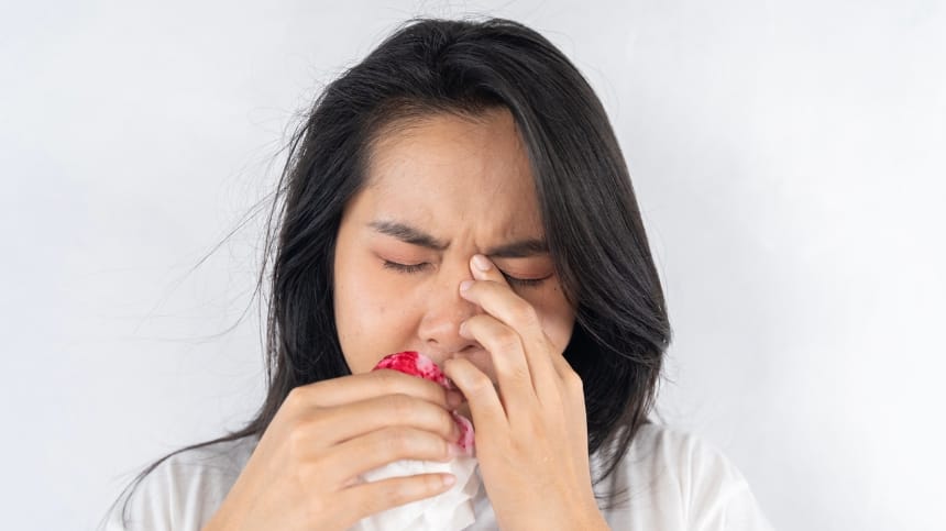 Ngủ mơ thấy người thân chảy máu mang điềm gì?