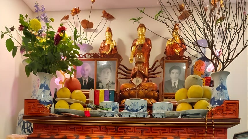 Thắp hương, đọc khấn xin phép trước khi bao sái