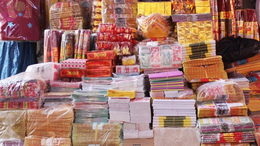 Tiền vàng, sớ khấn, trầu cau