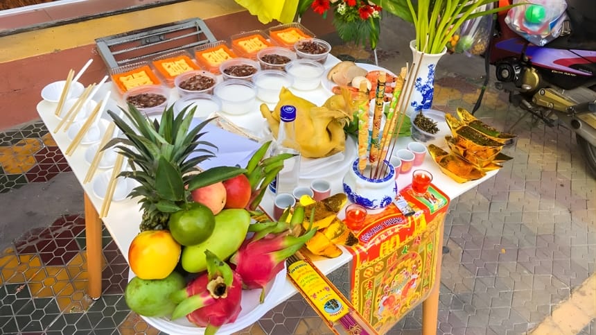 Văn khấn mùng 1 hàng tháng ngoài trời