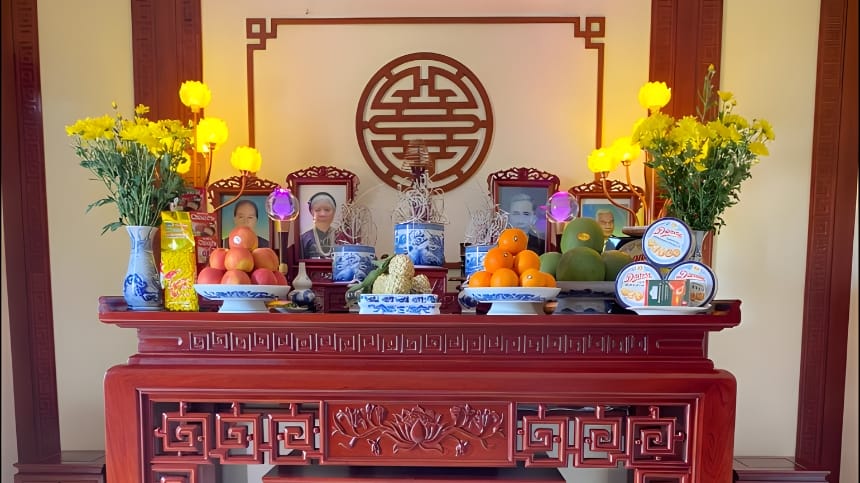 Văn khấn mùng 1 tháng 7 trên ban thờ gia tiên