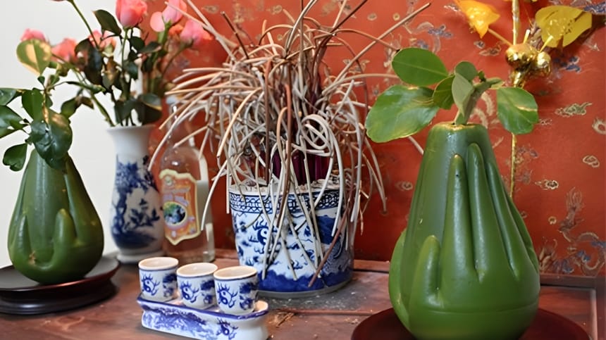 Vì sao cần tỉa chân nhang bàn thờ gia tiên cuối năm?