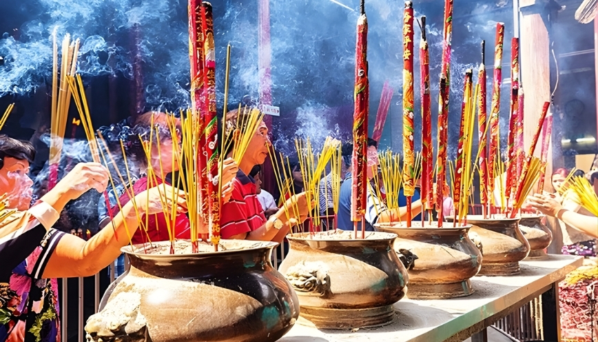 Ý nghĩa của việc cầu bình an trên chùa
