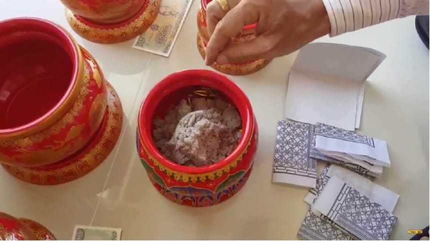 Ý nghĩa việc bốc bát hương thổ công