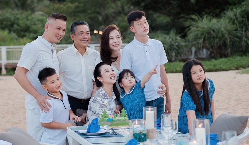 Chiêm bao thấy bố mẹ chồng vui vẻ là điềm báo cát tường, hòa thuận