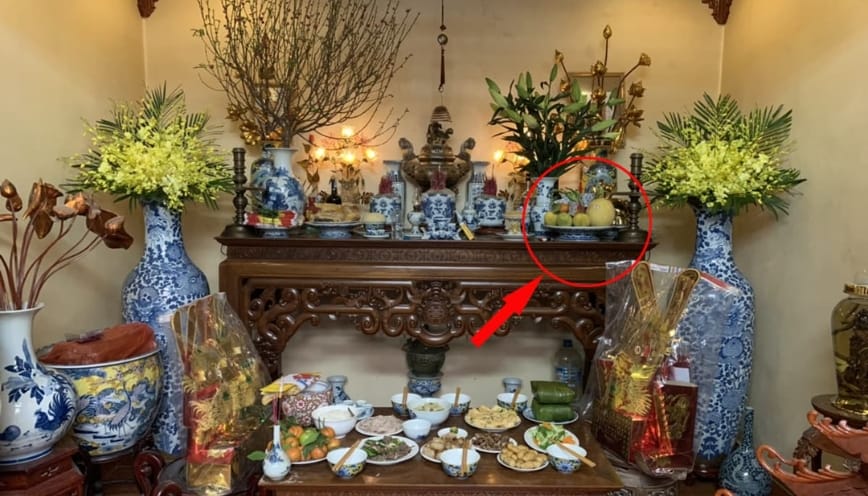 Hoa quả nên đặt bên phải bàn thờ