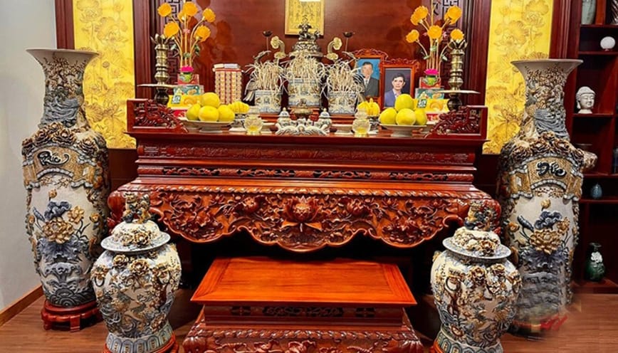 Sắp xếp bàn thờ gia tiên mẫu 3