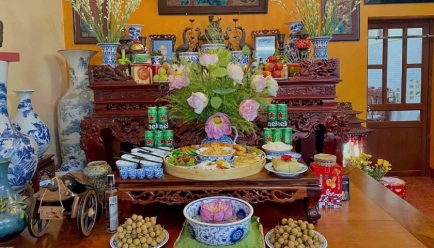 Trang trí bàn thờ gia tiên mẫu 6