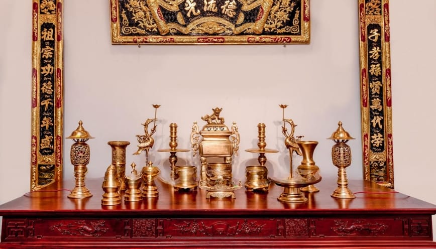 Sắp xếp bàn thờ gia tiên mẫu 8