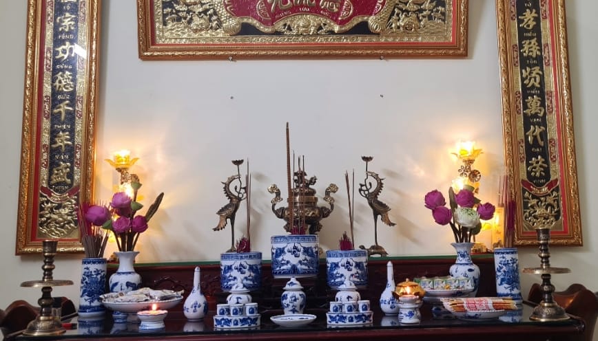 Trang trí bàn thờ gia tiên mẫu 8