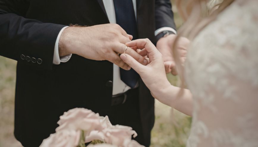 STT dùng đăng ảnh cưới ý nghĩa dành cho cô dâu và chú rể